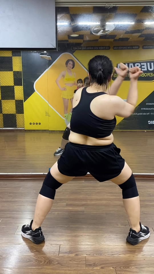 [🆕🇻🇳] Aerobic Zumba Yoga Huệ Sala Đông Anh 🧘 Top1Yoga 🧘 Tìm bạn ghép lớp, cho ca tối 19h, tập nhóm 02 bạn mới tinh. Chị, em có nhu cầu nhắn em nhé. , shares-0✔️ , likes-0❤️️ , date-2025-11-07 19:56:53🇻🇳🇻🇳🇻🇳📰🆕