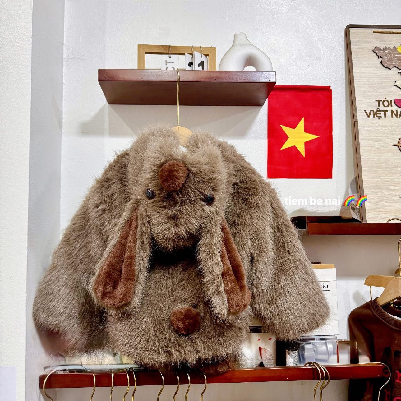 [🆕🇻🇳] Touch_Vietnam  -Touch chuyên thiết kế, sản xuất và bán sỉ, bán lẻ quần áo cao cấp trẻ em 🧑‍🧒❤️️👶⭐️ 𝑨́𝒐 𝒅𝒂̀𝒊 𝒕𝒐̛ 𝒓𝒂𝒚𝒐𝒏 𝑽𝒂̂𝒏 𝑺𝒖̛𝒐̛𝒏𝒈

Xét về chất liệu thì đây là set áo dài nhẹ nhàng bay bổng nhất, chất liệu rayon mềm mướt tạo độ rũ thướt tha cho tà áo dài , shares-0✔️ , likes-25❤️️ , date-2025-12-05 03:11:29🇻🇳🇻🇳🇻🇳📰🆕