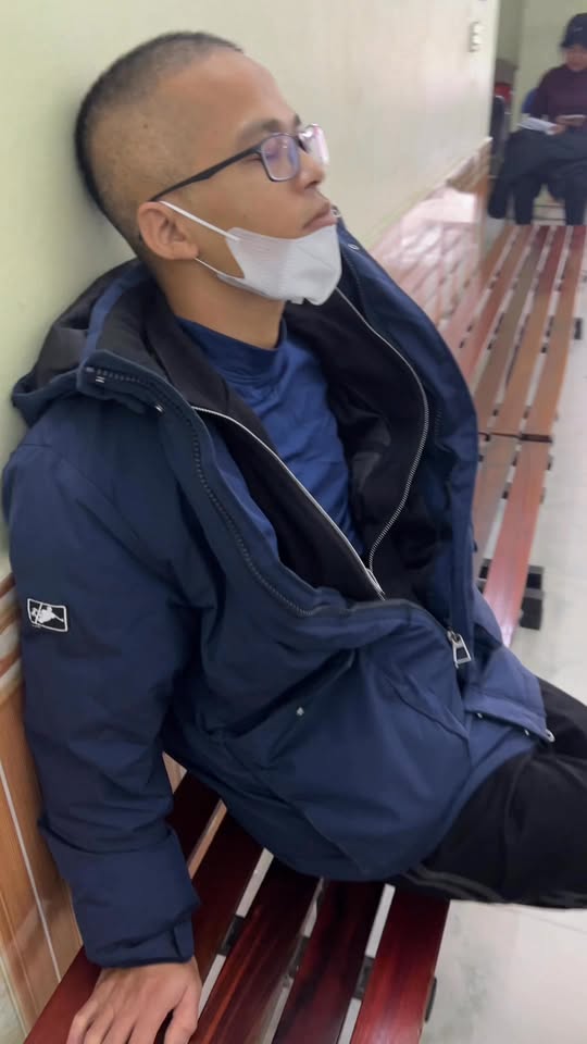 [🆕🇻🇳] Lê Hồng – Tốt nghiệp tại Học viện Yoga Việt Nam 🧘 Top1Yoga 🤸🏻‍♀️ Đây là hình ảnh ck tui – người cầm trong tay 2 bằng y sau khi đứng giữ con zai cho bác sĩ người ta khâu vài mũi.Com bo tụt huyết áp choáng váng phải bỏ ra  , shares-0✔️ , likes-141❤️️ , date-2025-12-01 17:01:28🇻🇳🇻🇳🇻🇳📰🆕