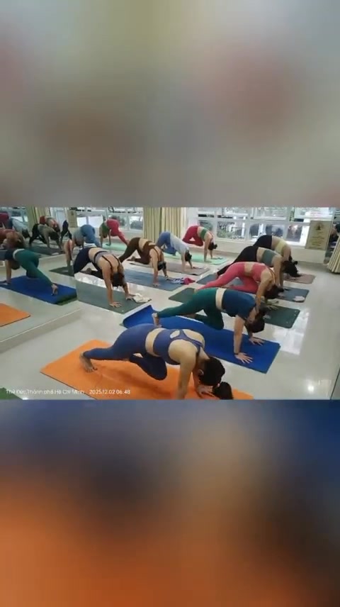 [🆕🇻🇳] Tố Trinh Yoga & Fitness  🧘 Top1Yoga 🤸🏻‍♀️  Và ngay khoảnh khắc này — với view mới, không gian mới… em lại thấy mình có thêm hy vọng.

Hy vọng để tiếp tục.
Hy vọng để trở thành phiên bản tốt hơn của , shares-0✔️ , likes-2❤️️ , date-2025-12-04 04:52:22🇻🇳🇻🇳🇻🇳📰🆕