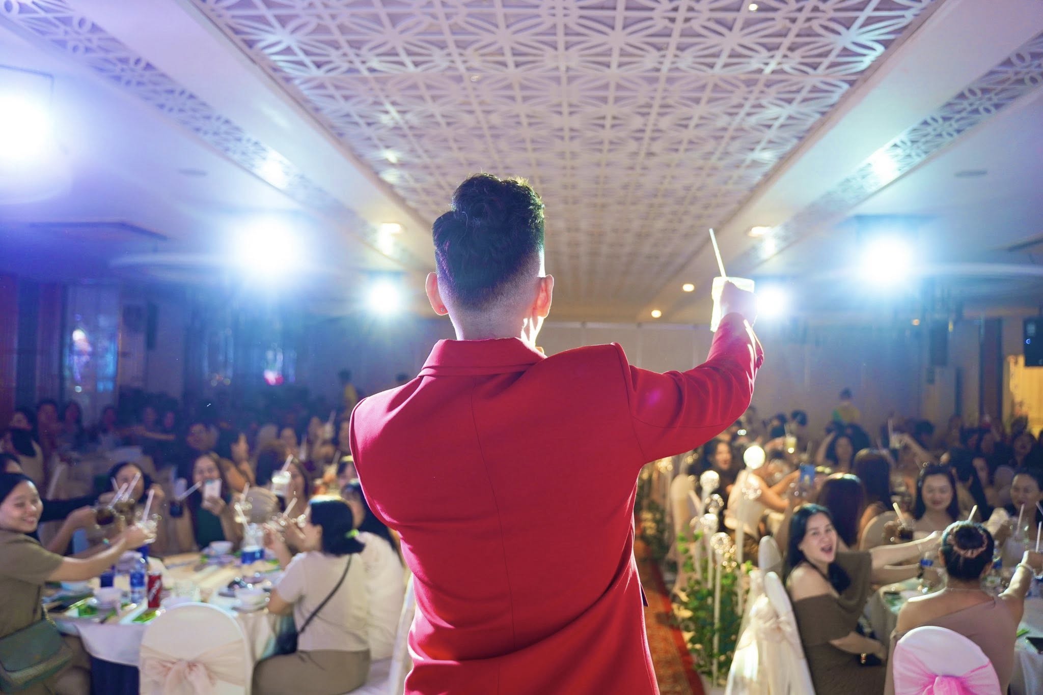 [🆕🇻🇳] Minh Nguyen  (Iris Min)-Huấn luyện viên Yoga 🧘 Top1Yoga 🤸🏻‍♀️ Lại là em đây sinh Nhật qua rồi giờ mới rảnh để khoe hình ạ
Còn tháng là còn post ạ
 , shares-0✔️ , likes-94❤️️ , date-2025-12-20 03:34:37🇻🇳🇻🇳🇻🇳📰🆕