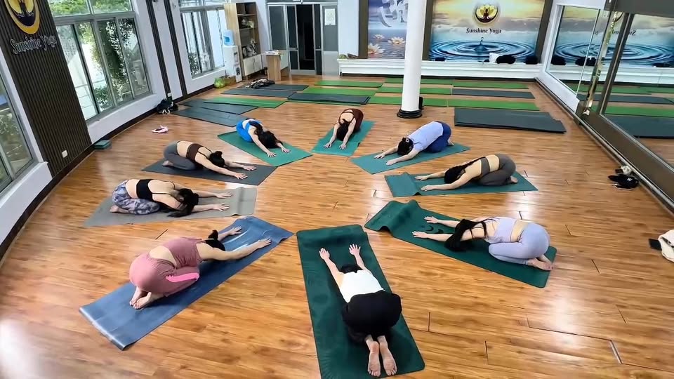 [🆕🇻🇳] Hong Ha Yoga – Ở đây có đam mê yoga � 🧘 Top1Yoga 🧘 Chuỗi yoga trung cấp, di chuyển nhẹ nhàng theo hơi thở. Tập xong chuỗi là đủ đánh thức sức mạnh bên trong cơ thể nhé  Lưu về tập , shares-0✔️ , likes-148❤️️ , date-2025-12-17 16:56:14🇻🇳🇻🇳🇻🇳📰🆕