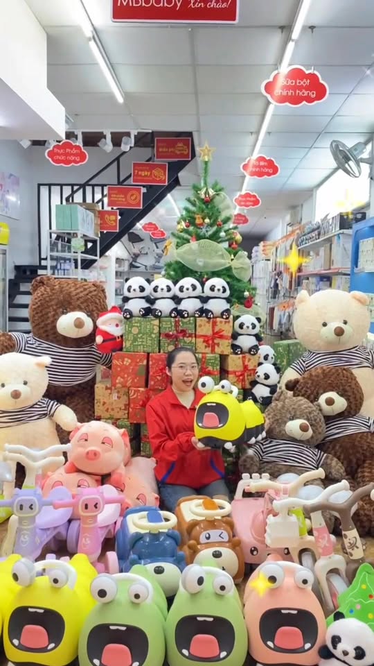 [🆕🇻🇳] Tiệm đồ si Cà Mau 🧑‍🧒❤️️👶⭐️ Hoodie Hàn secondhand xinh quá, album này cập nhật mẫu còn ạ, khách ưng inbox e
————————
 Đồ 2hand 
 LƯU Ý: shop không giao hàng 1 phần và không tách đơn
  , shares-1✔️ , likes-15❤️️ , date-2025-12-13 22:31:29🇻🇳🇻🇳🇻🇳📰🆕