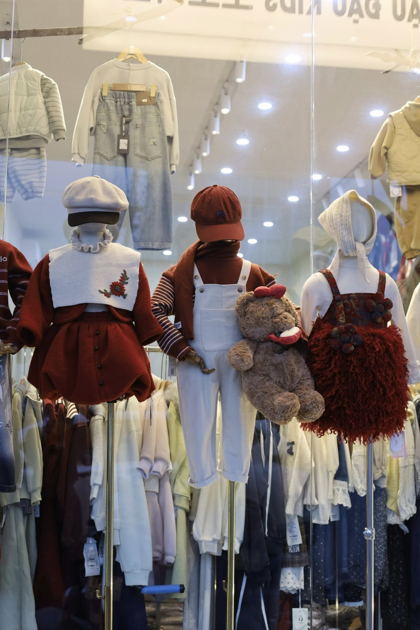 [🆕🇻🇳]  Freedy Kids 🧑‍🧒❤️️👶⭐️ DỌN KHO ĐÓN TẾT – SET BỘ BÉ GIẢM ĐẾN 50%
Tết đến gần rồi mẹ ơi 
Bên em xả kho set bộ bé cực xinh, chất vải mềm mịn 
 Sale lên đến 50%
Mặc ở nhà, đi chơi Tế , shares-2✔️ , likes-9❤️️ , date-2025-12-23 04:29:29🇻🇳🇻🇳🇻🇳📰🆕