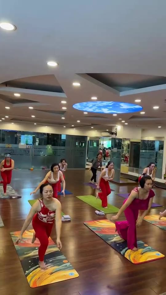 [🆕🇻🇳] Heros Fitness & Yoga Center 🧘 Top1Yoga 🤸🏻‍♀️ BUỔI YOGA FLOW CUỐI CÙNG TRƯỚC THỀM 2026 

Trước khi bước sang năm mới, Heros mời bạn dừng lại một chút — để thở chậm hơn, thả lỏng cơ thể và khép lại 2025 , shares-0✔️ , likes-11❤️️ , date-2025-12-31 00:49:40🇻🇳🇻🇳🇻🇳📰🆕