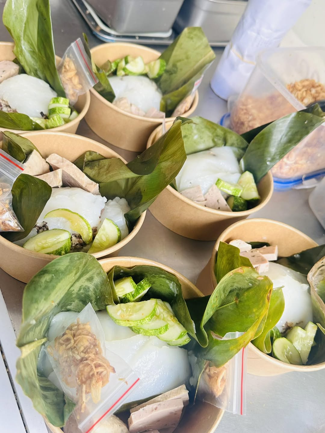 [🆕🇻🇳] Xôi Hải Thượng – 📍𝐗𝐨̂𝐢 𝐗𝐞́𝐨 𝐇𝐚̀ 𝐍𝐨̣̂𝐢📍 [🆕Top1Vietnam🇻🇳] 🍔 Top1Food  🍜 bánh Giò kèm Topping 25Xu  no Đứ đừ
 , shares-1✔️ , likes-9❤️️ , date-2026-01-04 20:23:25🇻🇳🇻🇳🇻🇳📰🆕