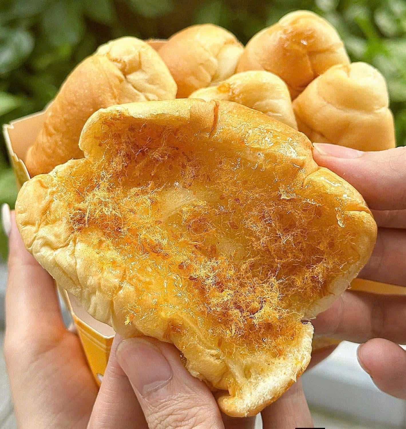 [🆕🇻🇳] Siêu Thị Hàng Tiêu Dùng – Bếp hương béo 🍔 Top1Food  🍜 𝐁𝐀́𝐍𝐇 𝐌𝐈̀ 𝐒𝐎̂́𝐓 𝐑𝐔𝐎̂́𝐂 𝐌𝐈𝐍𝐈 

Chiếc bánh mì mềm bé xíu xiu đẫm sốt hai mặt bánh mướt mườn mượt óng ánh ngậy thơm kẹp chà bông tơi sợi đậm đà ăn bánh cuốn d , shares-0✔️ , likes-0❤️️ , date-2026-01-06 02:57:56🇻🇳🇻🇳🇻🇳📰🆕